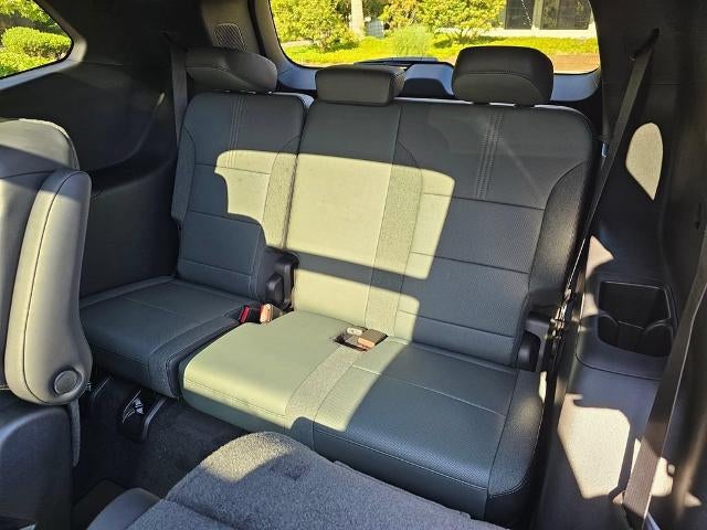 2026 GMC Acadia AT4 - Photo 18