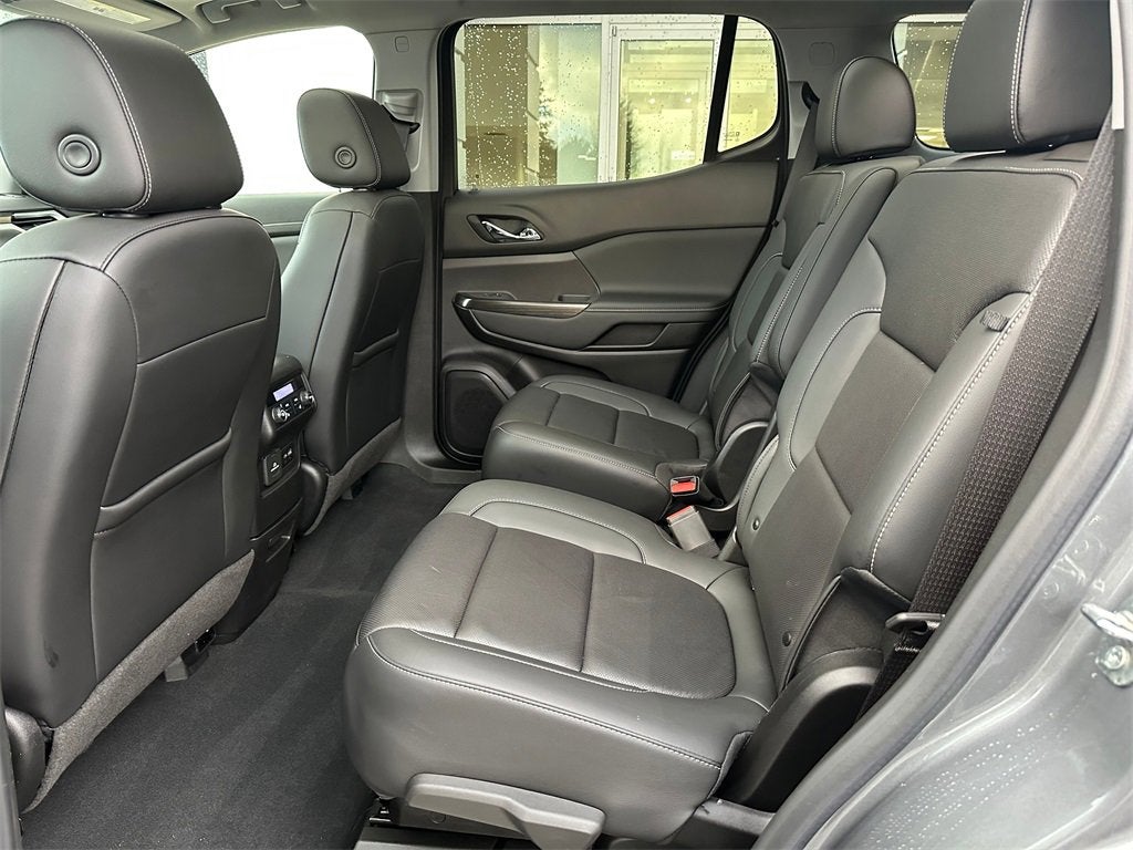 2022 GMC Acadia Base