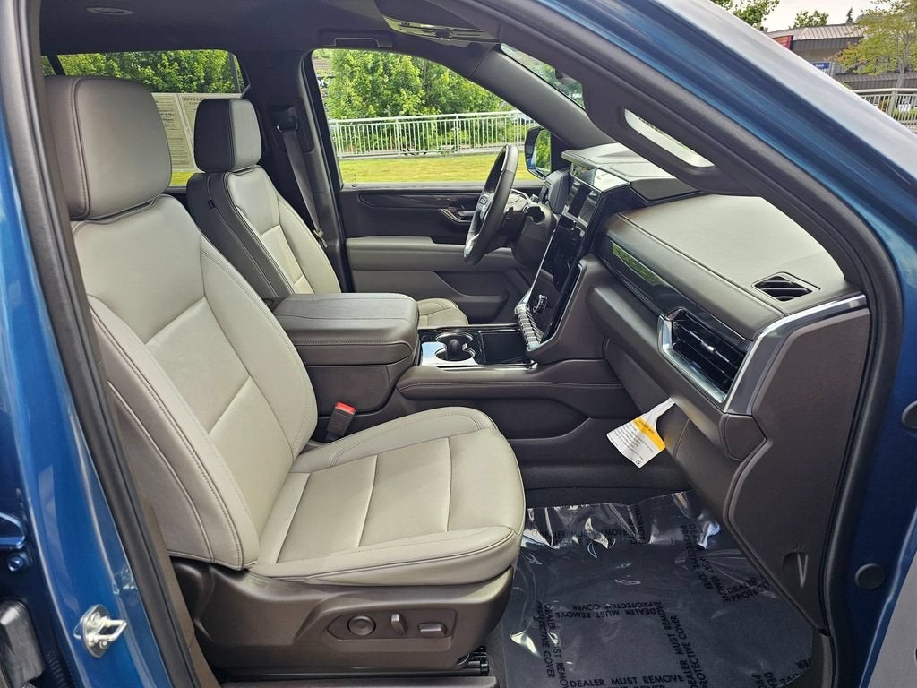 2025 GMC Yukon Base
