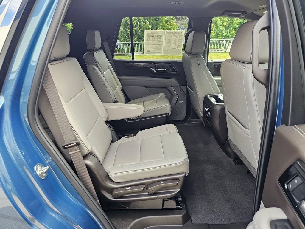 2025 GMC Yukon Base