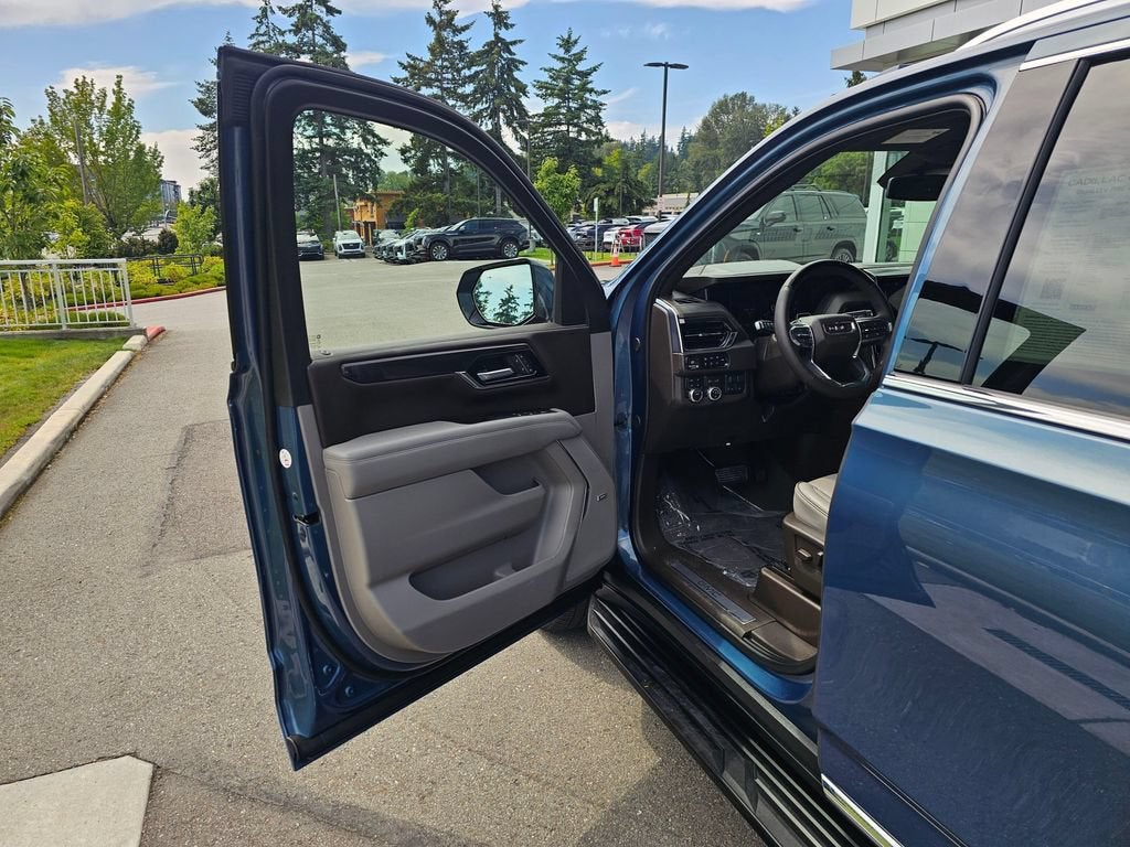 2025 GMC Yukon Base