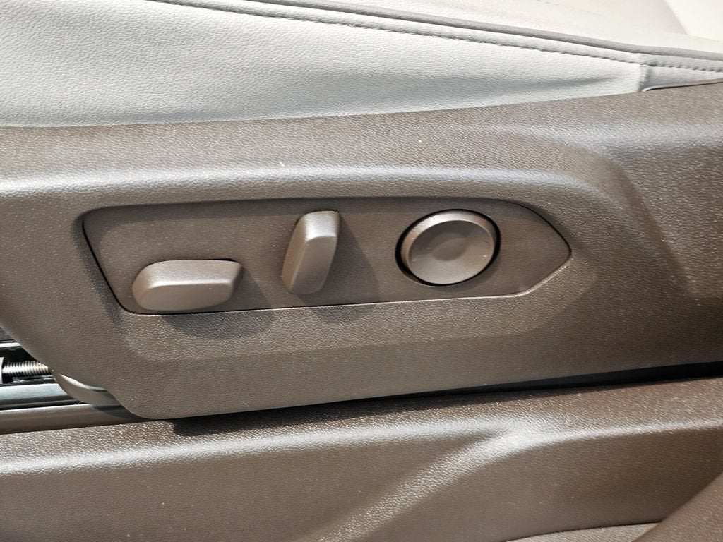 2025 GMC Yukon Base