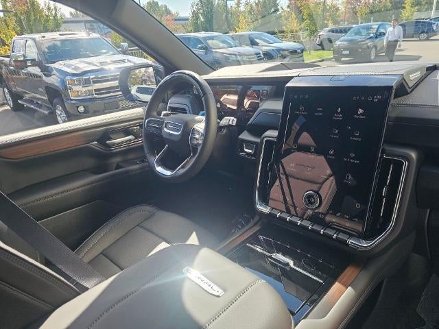 2026 GMC Yukon Denali - Photo 10