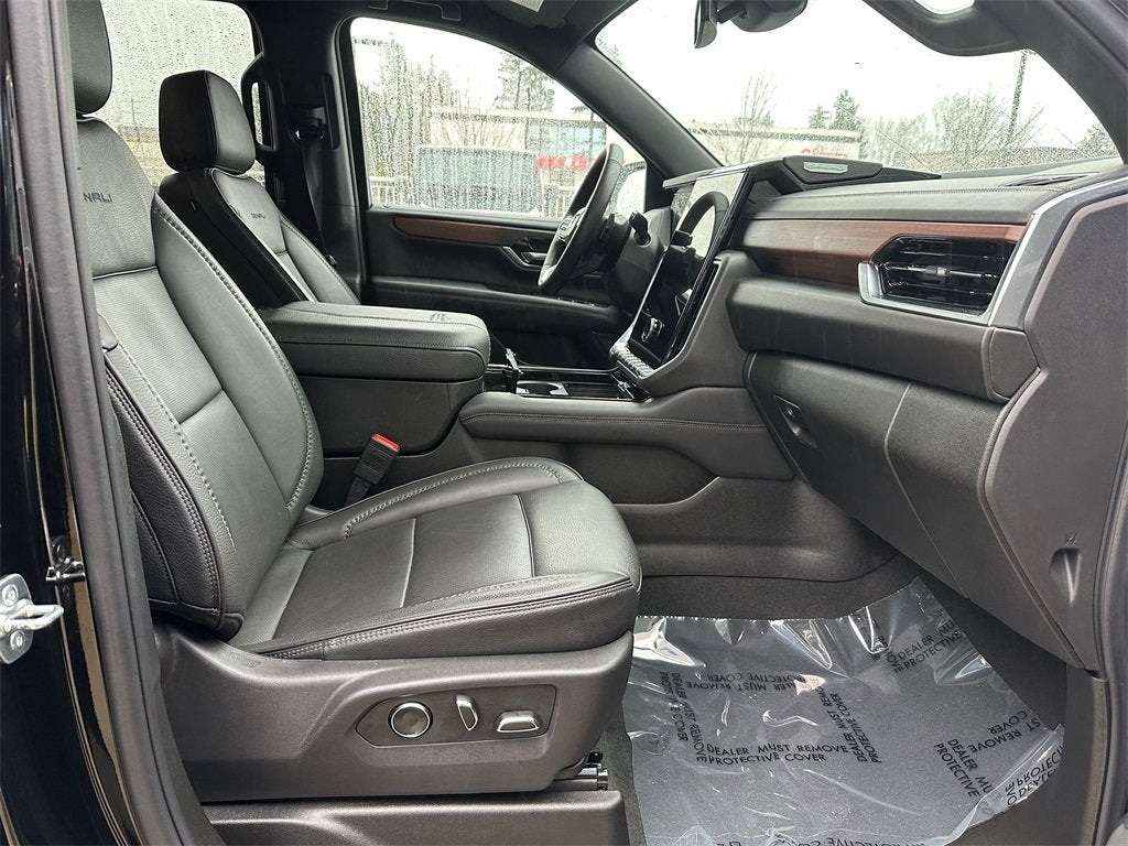 2025 GMC Yukon XL Base