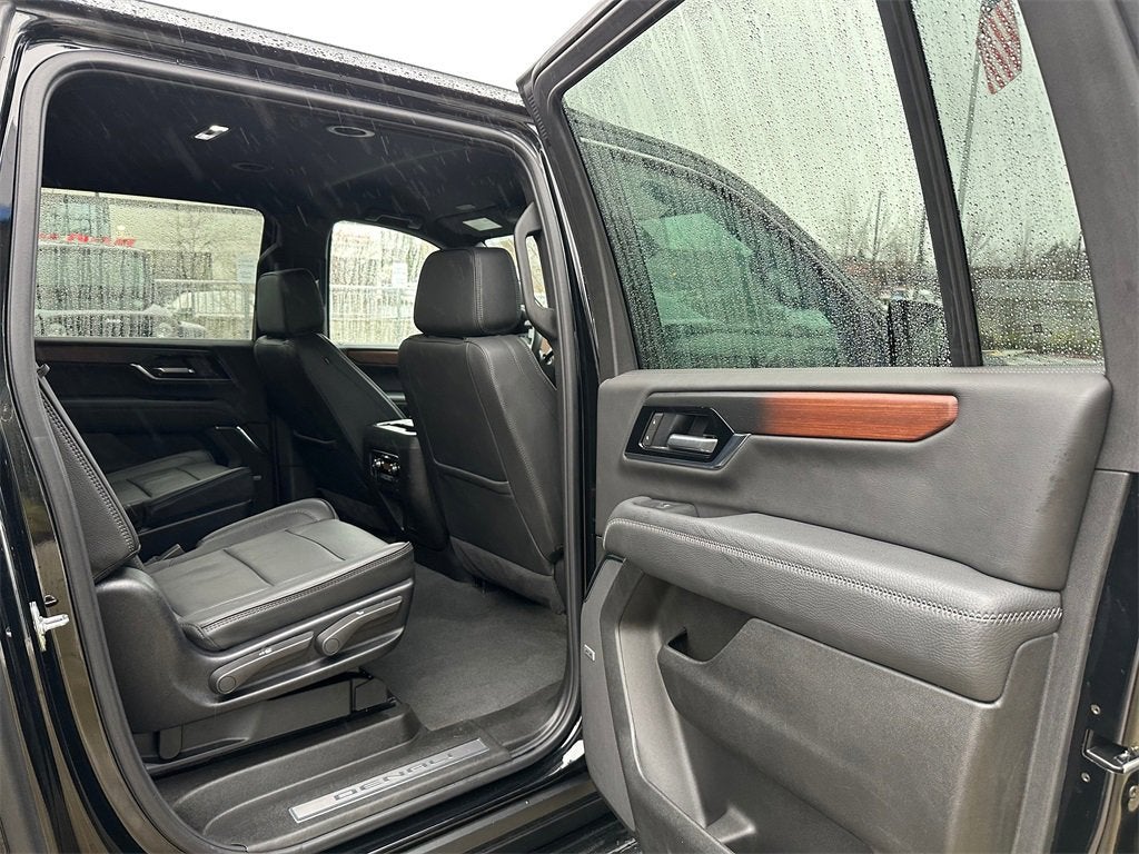 2025 GMC Yukon XL Base