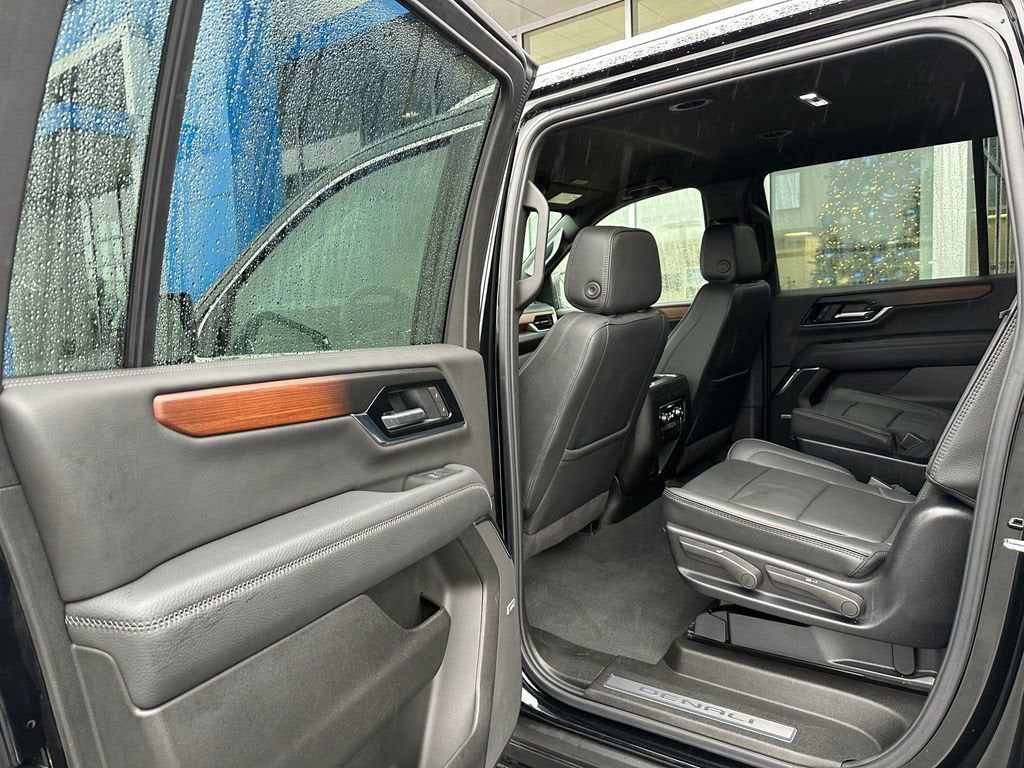 2025 GMC Yukon XL Base