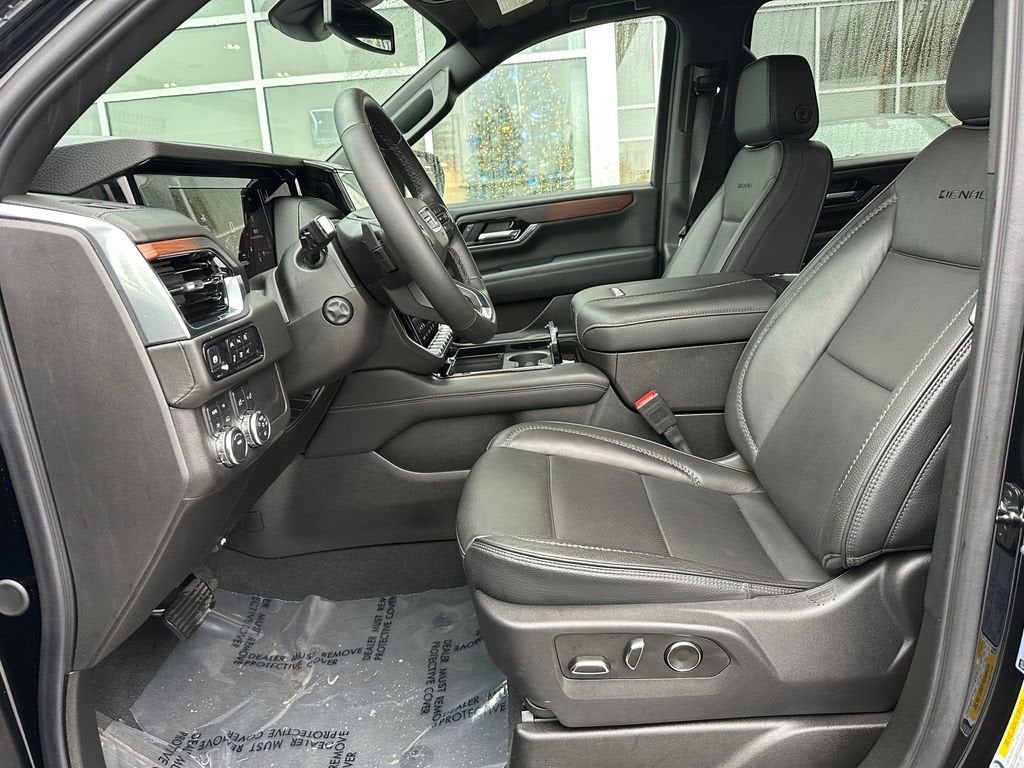 2025 GMC Yukon XL Base