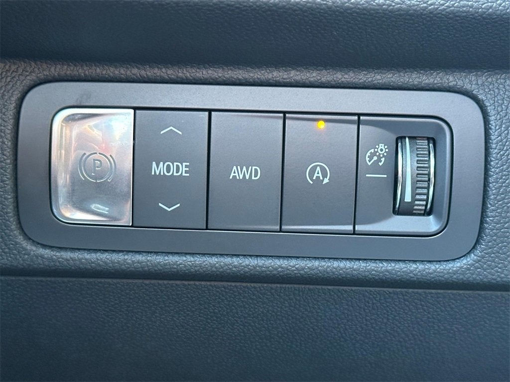 2025 Chevrolet Traverse Base