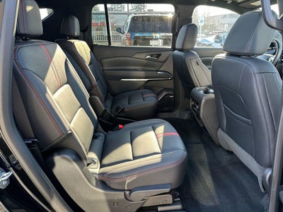 2025 Chevrolet Traverse Base