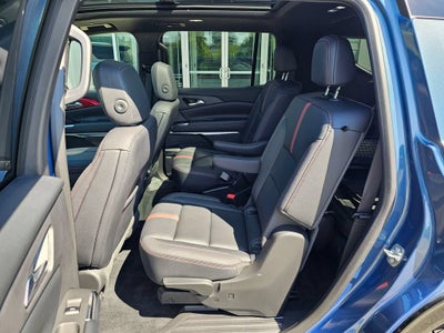 2025 Chevrolet Traverse Base