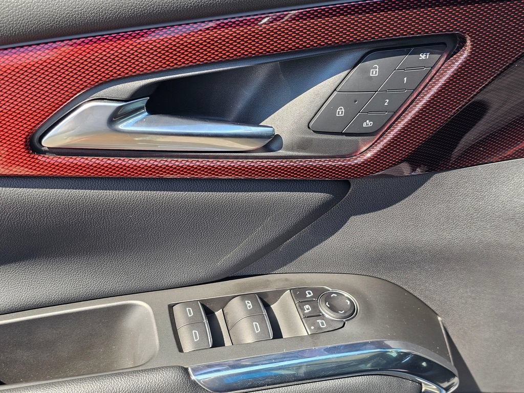 2025 Chevrolet Traverse Base