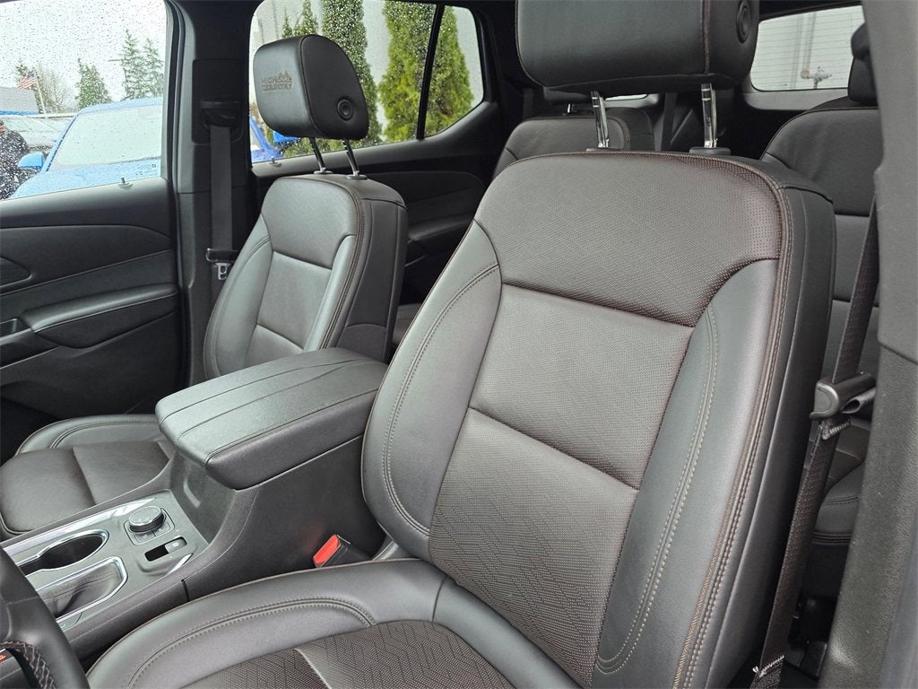 2023 Chevrolet Traverse Base