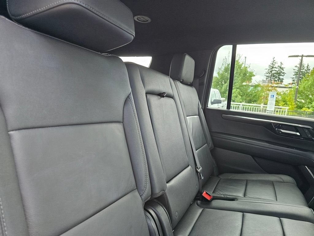 2025 Chevrolet Suburban Base