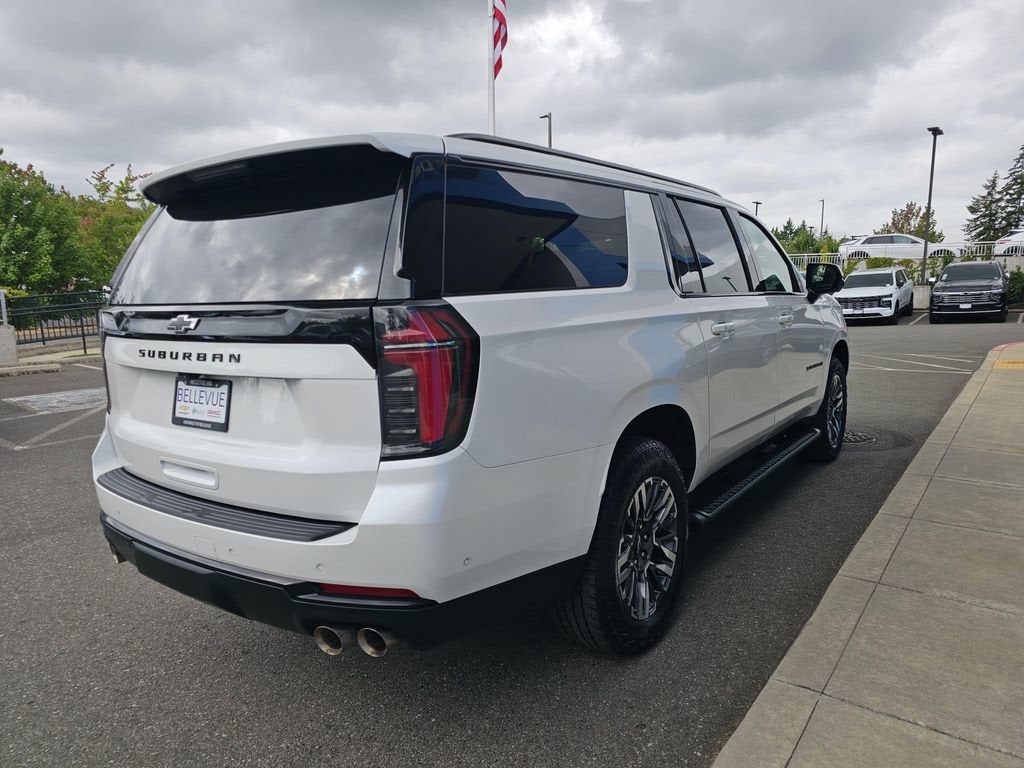 2025 Chevrolet Suburban Base