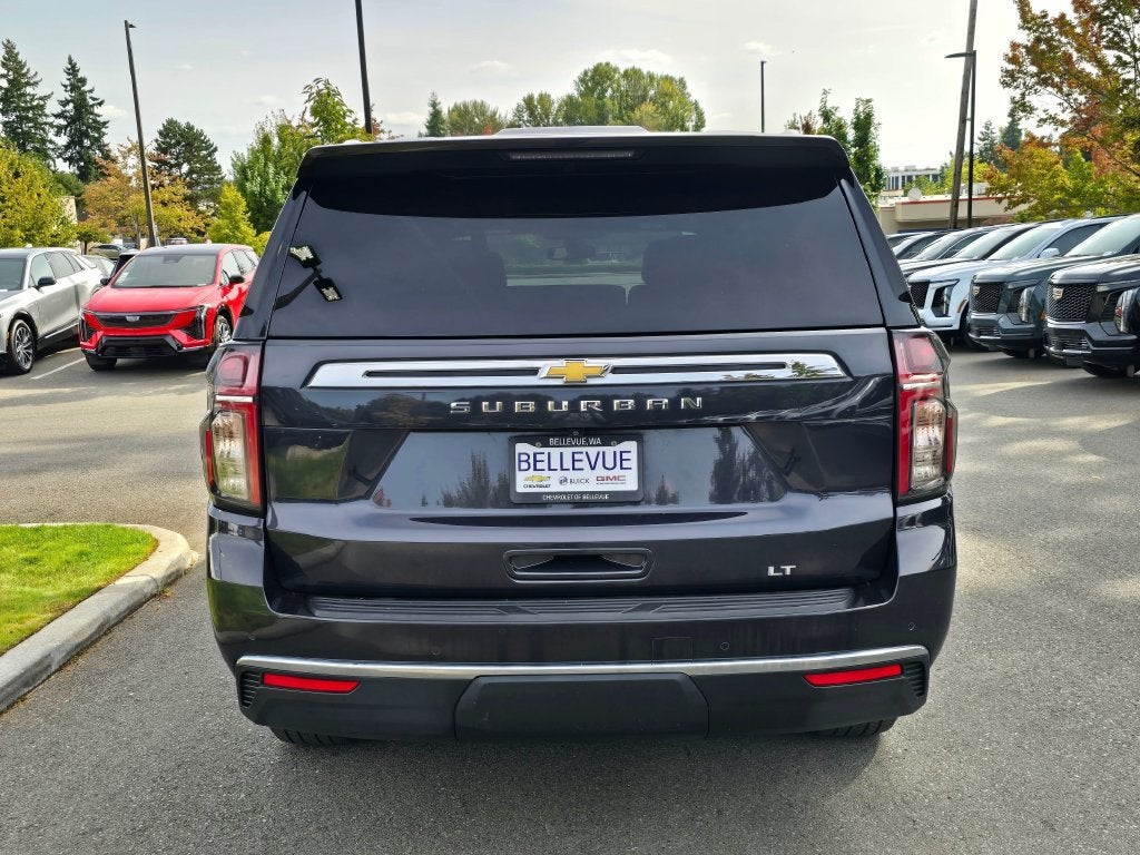 2022 Chevrolet Suburban Base