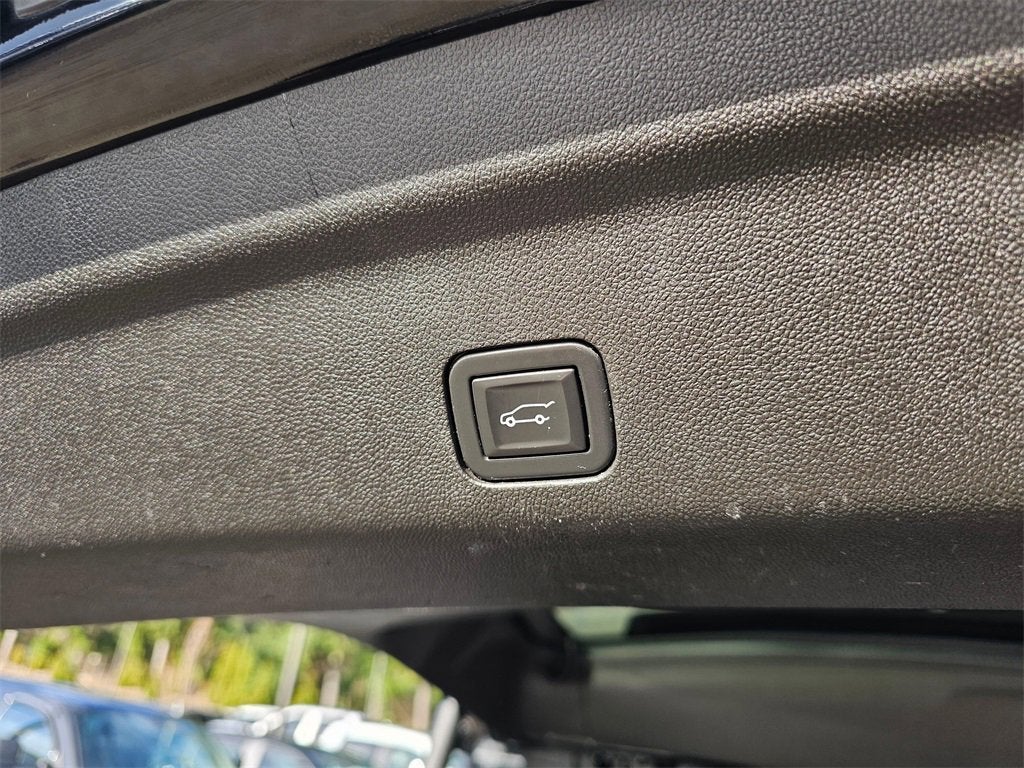 2021 Chevrolet Suburban Base