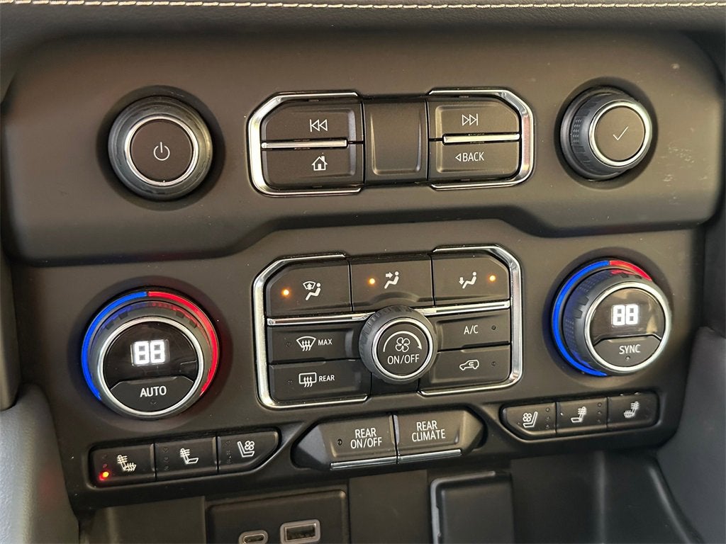 2024 Chevrolet Suburban Base