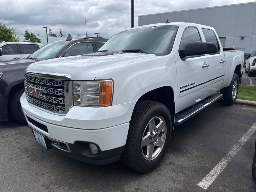 2011 GMC Sierra 4WD Crew Cab Standard Box's photo