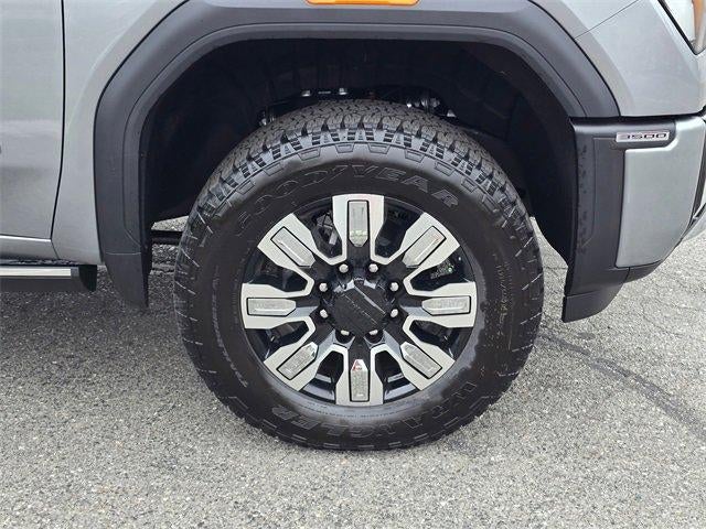 2025 GMC Sierra 3500 HD Denali