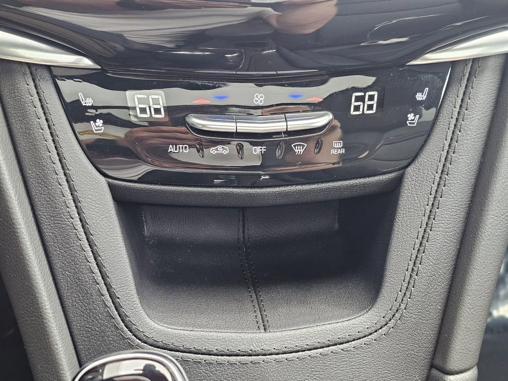 2024 Cadillac XT6 Base