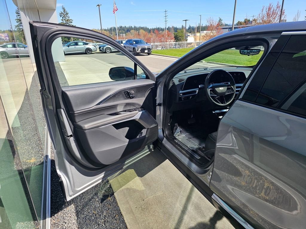 2025 Cadillac LYRIQ Base