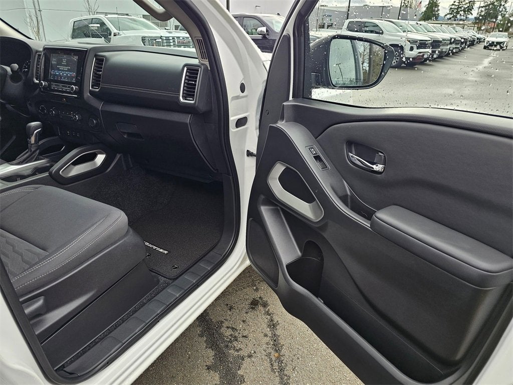 2023 Nissan Frontier Base