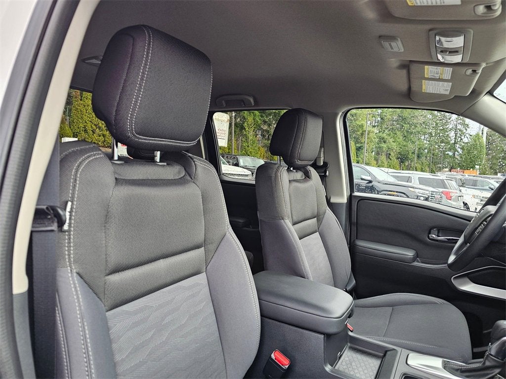 2023 Nissan Frontier Base