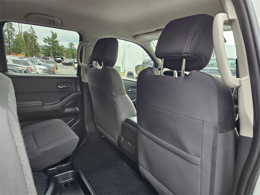 2023 Nissan Frontier Base