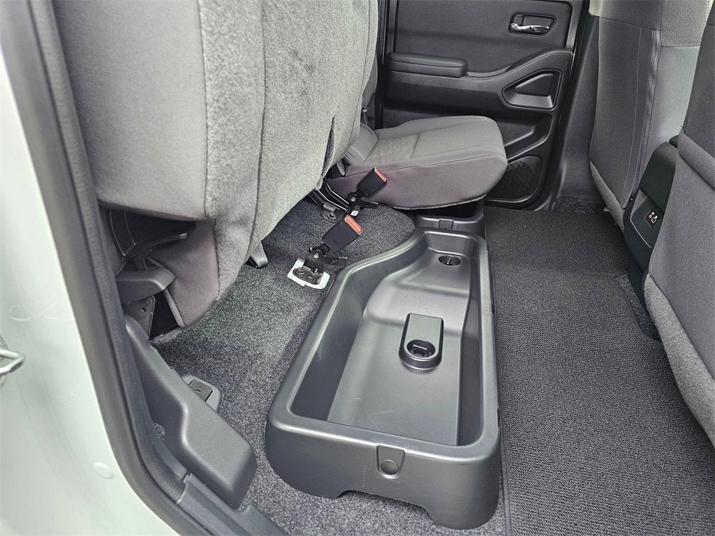 2023 Nissan Frontier Base