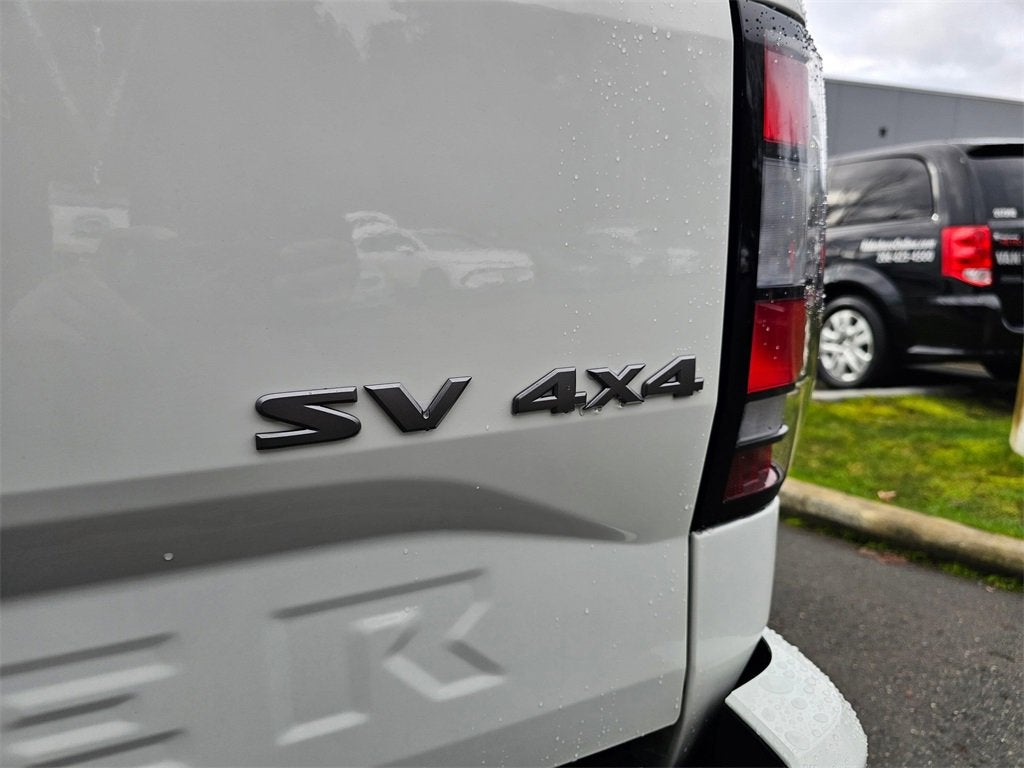 2023 Nissan Frontier Base