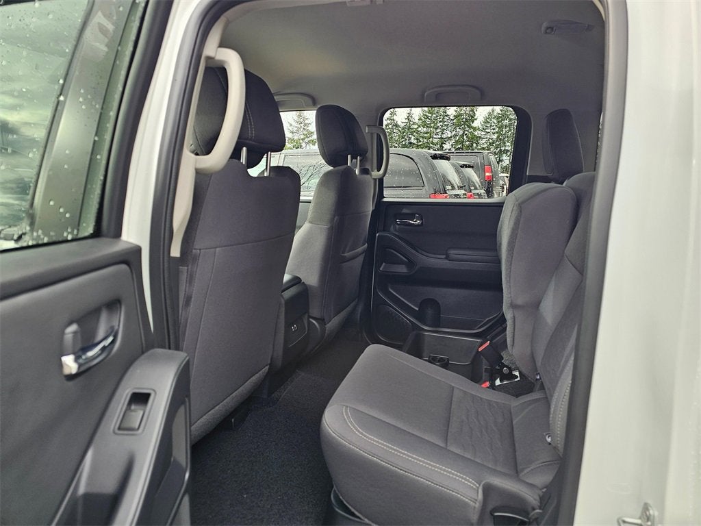 2023 Nissan Frontier Base