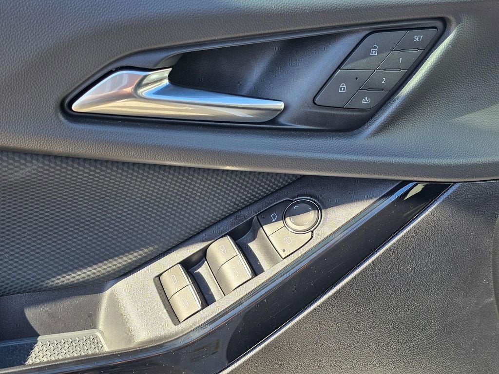 2025 Chevrolet Equinox Base