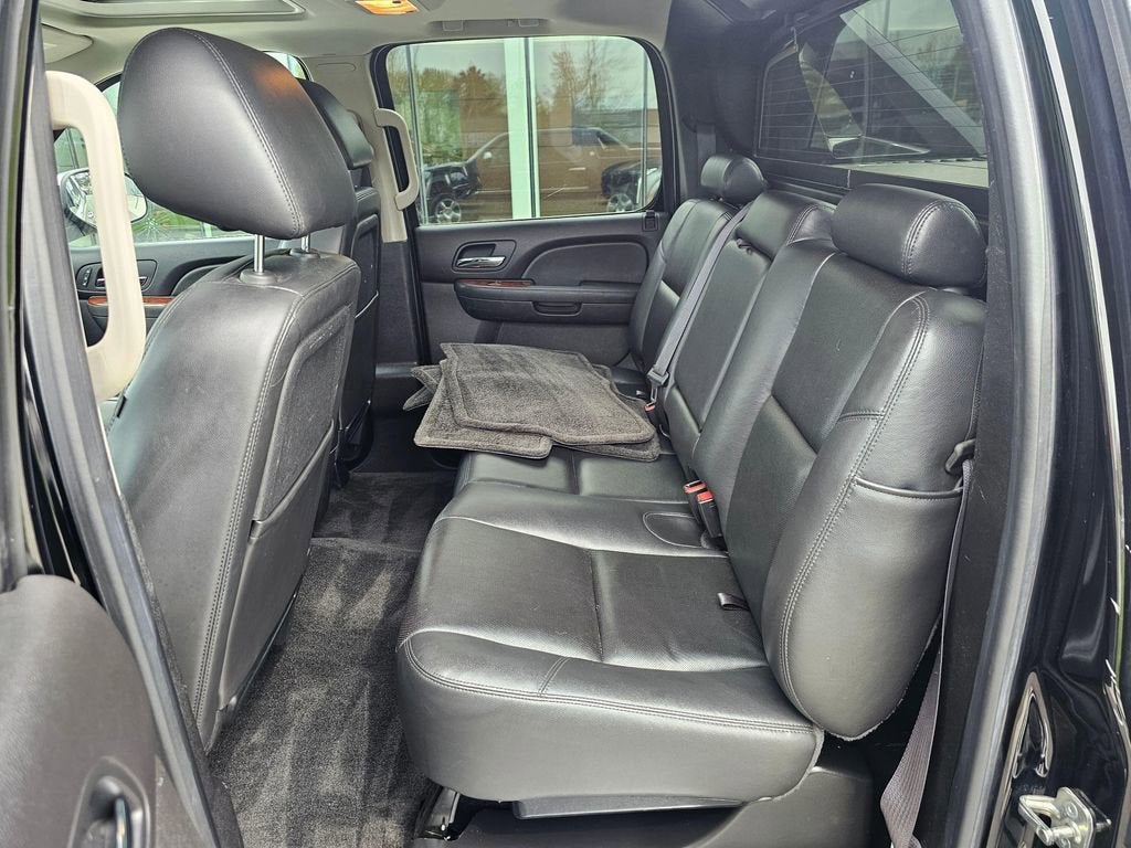 2013 Chevrolet Avalanche Base