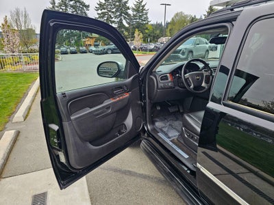 2013 Chevrolet Avalanche Base