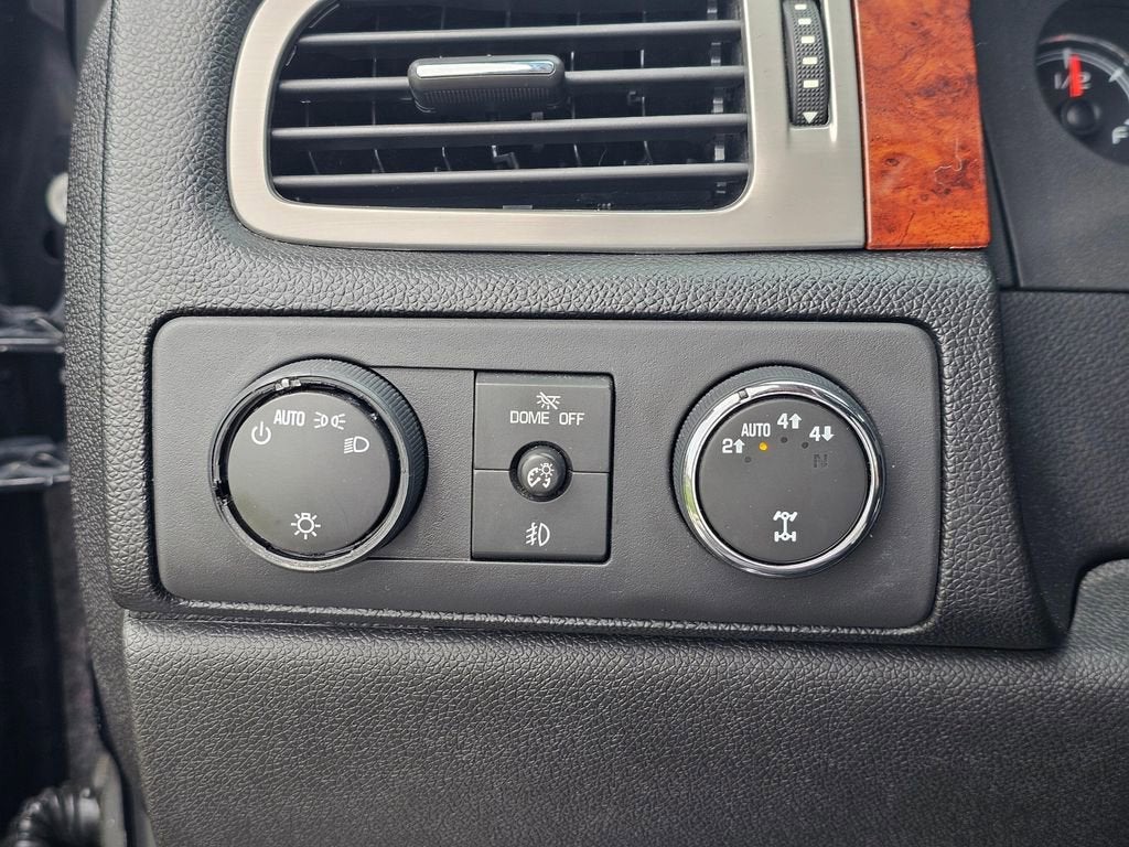 2013 Chevrolet Avalanche Base