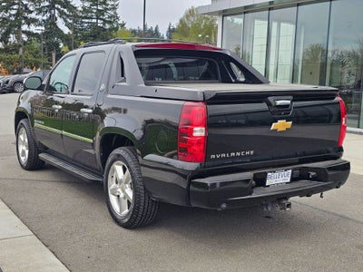 2013 Chevrolet Avalanche Base