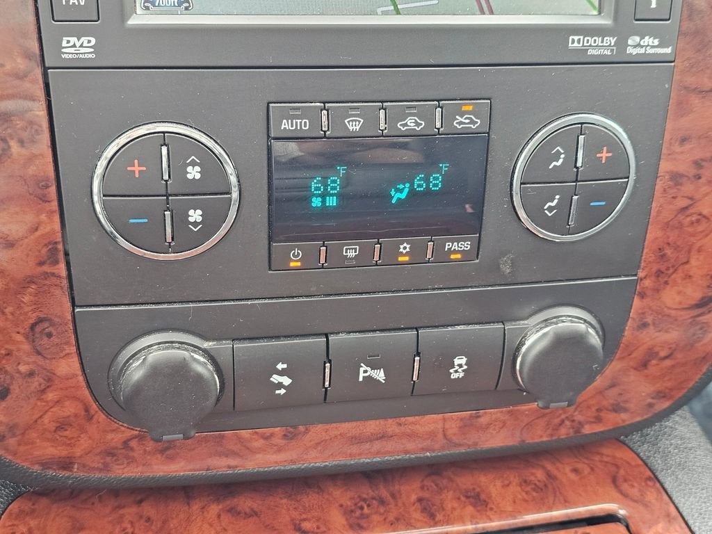 2013 Chevrolet Avalanche Base