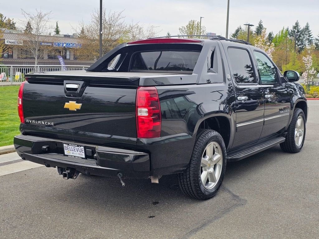 2013 Chevrolet Avalanche Base