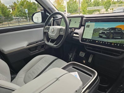 2023 RIVIAN R1T Base