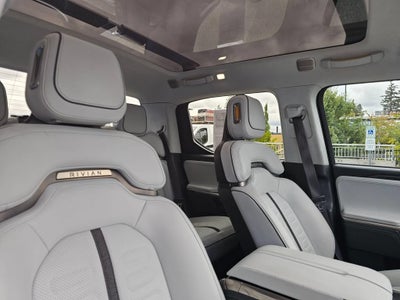 2023 RIVIAN R1T Base
