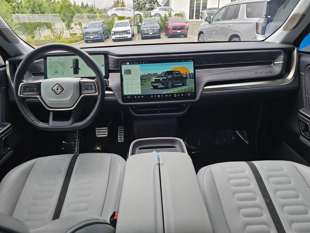 2023 RIVIAN R1T Base