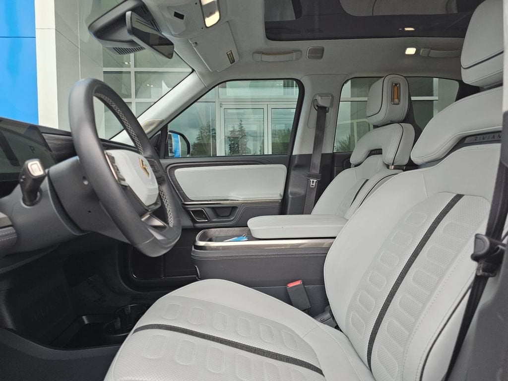 2023 RIVIAN R1T Base