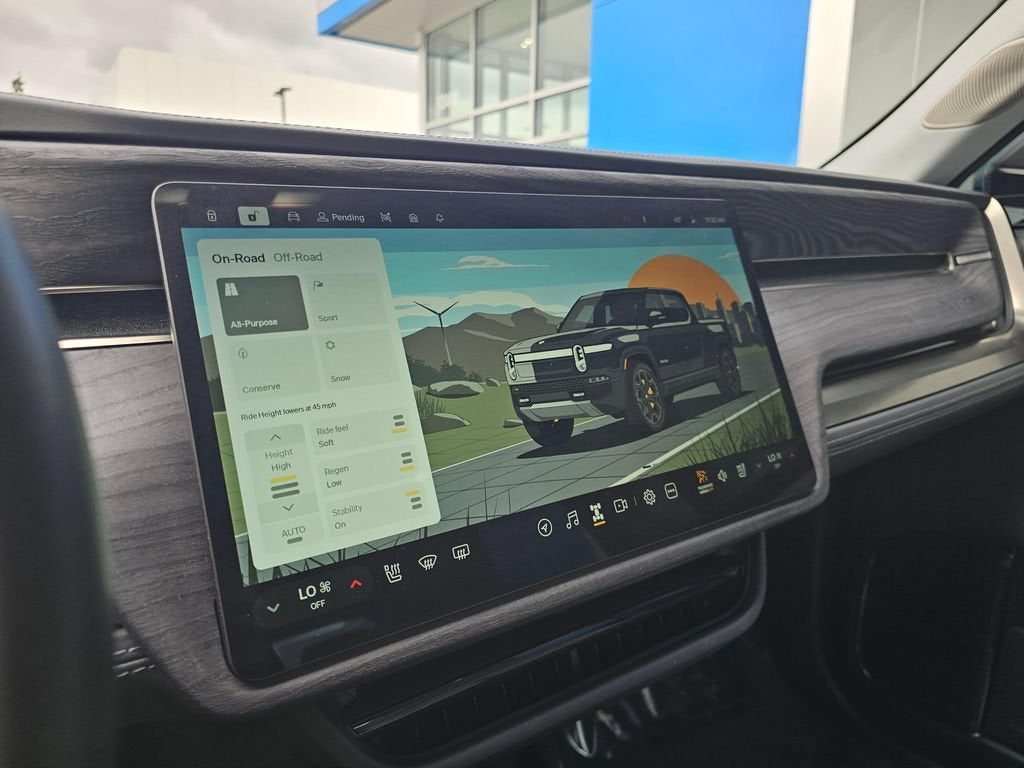 2023 RIVIAN R1T Base