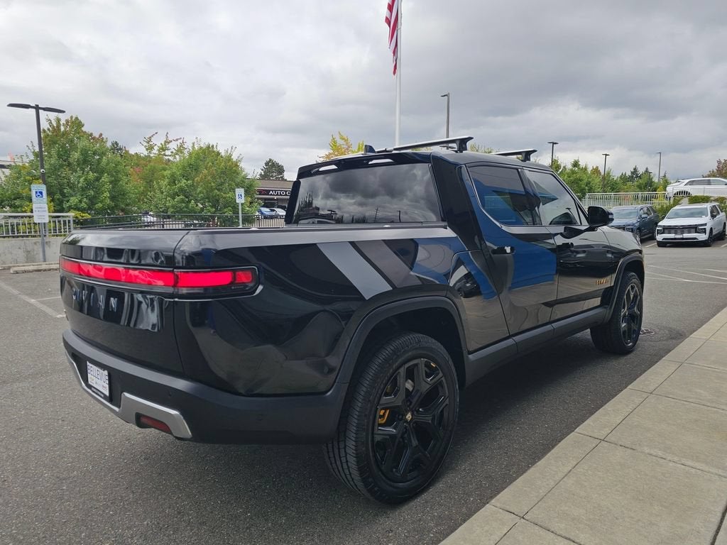 2023 RIVIAN R1T Base