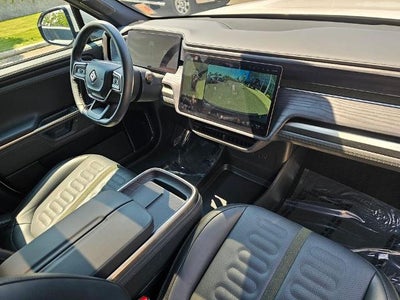 2025 RIVIAN R1S Adventure
