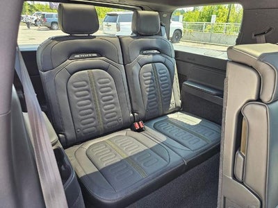 2025 RIVIAN R1S Adventure
