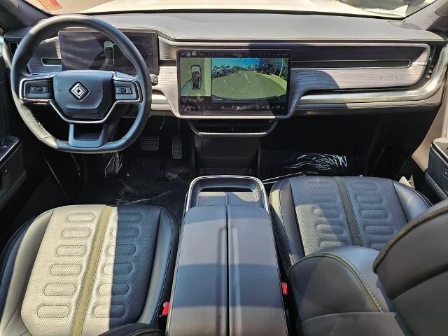 2025 RIVIAN R1S Adventure