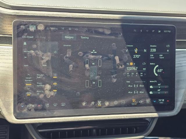 2025 RIVIAN R1S Adventure