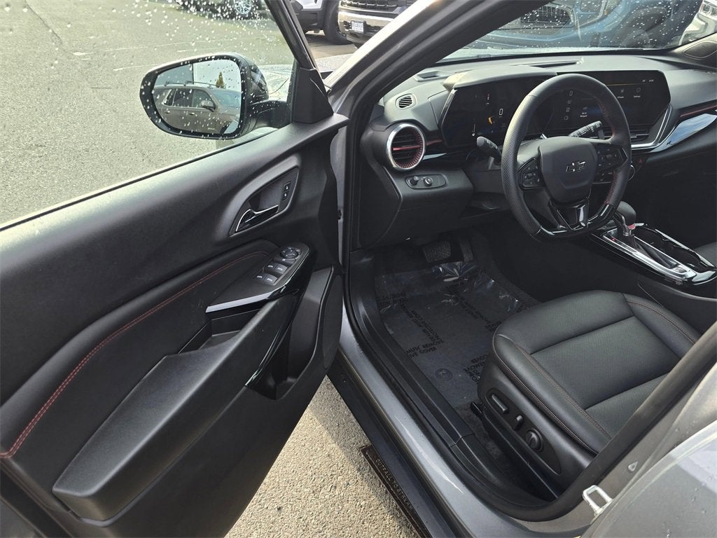 2025 Chevrolet Trax Base