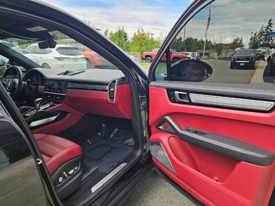 2021 Porsche Cayenne Turbo S E-Hybrid